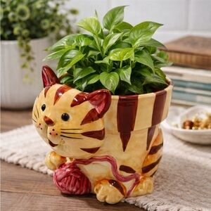 Ceramic Cat Planter 5.5 Yarn Ball Kitten Pottery Plant Pot Cute Decor